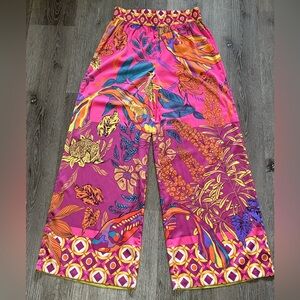 Woman’s Silky Barrel Leg Tropical Koii Fish/Floral Pant
